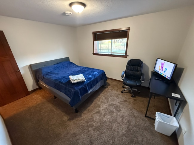 Building Photo - 1311 Camelot Dr Rental