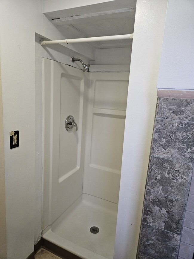 Photo - 1519 Avon St Unidad 1519