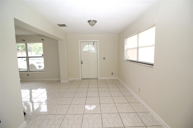 Photo - 3910 SW 61st Ave