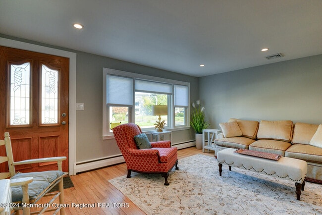 Photo - 105 St Louis Ave