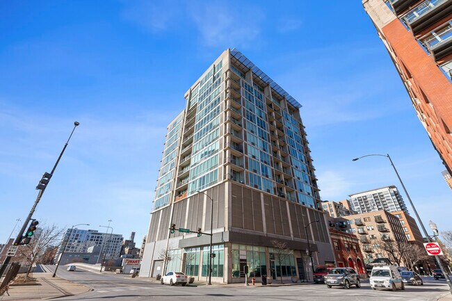 Photo - 700 W Van Buren St Unit 1307