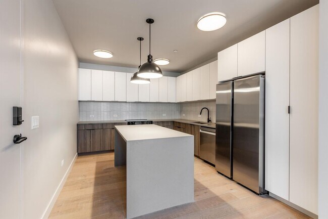 1706 Sherman Ave Unit 405
