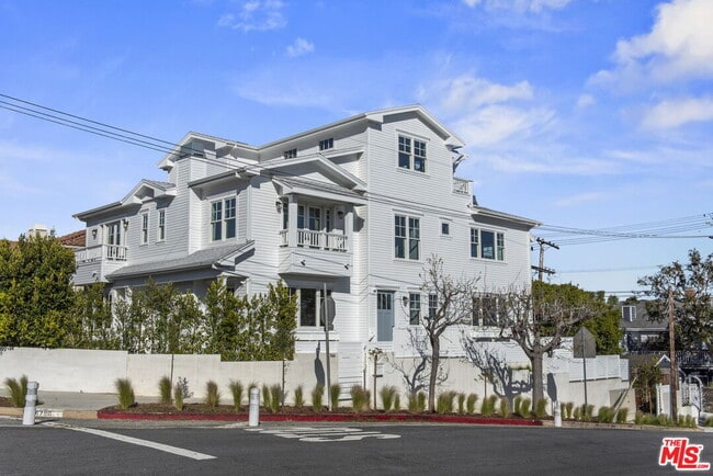 Building Photo - 566 Ida St