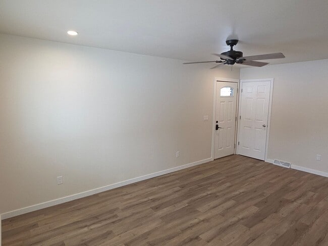 Photo - Updated 2 bedroom Hartford ranch