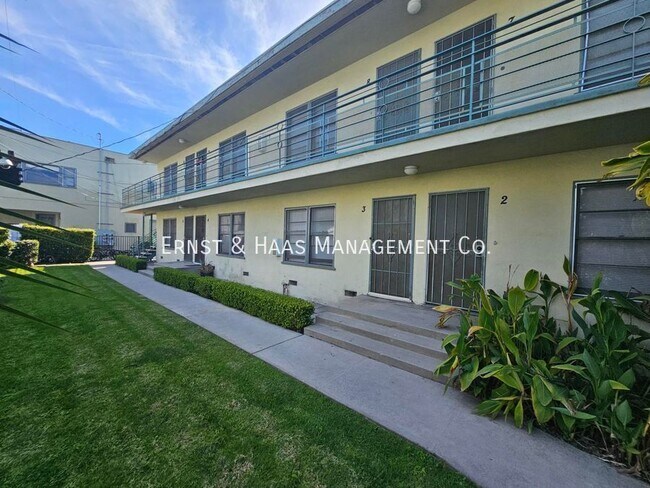 Photo - 436 W 4th St