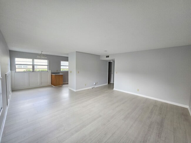 Photo - ANNUAL RENTAL - 55+ COMMUNITY 2/2 IN VISTA ROYALE