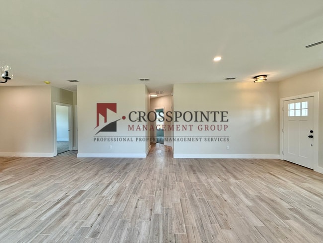 Photo - Stunning 3 bedroom 2 bathroom Home!