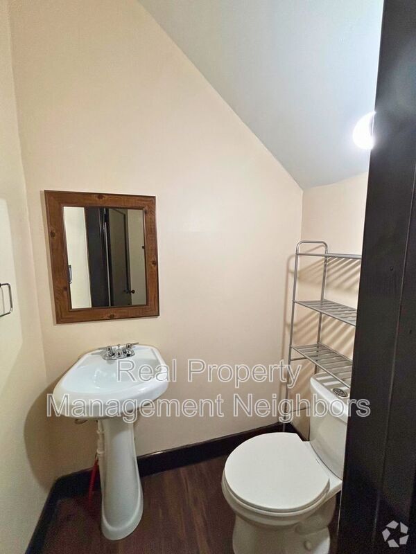 Building Photo - 216 Lafayette Ave NE Unit E Rental