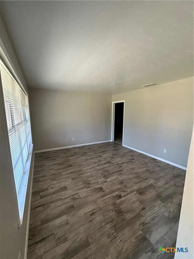 Photo - 1302 Cedar Dr