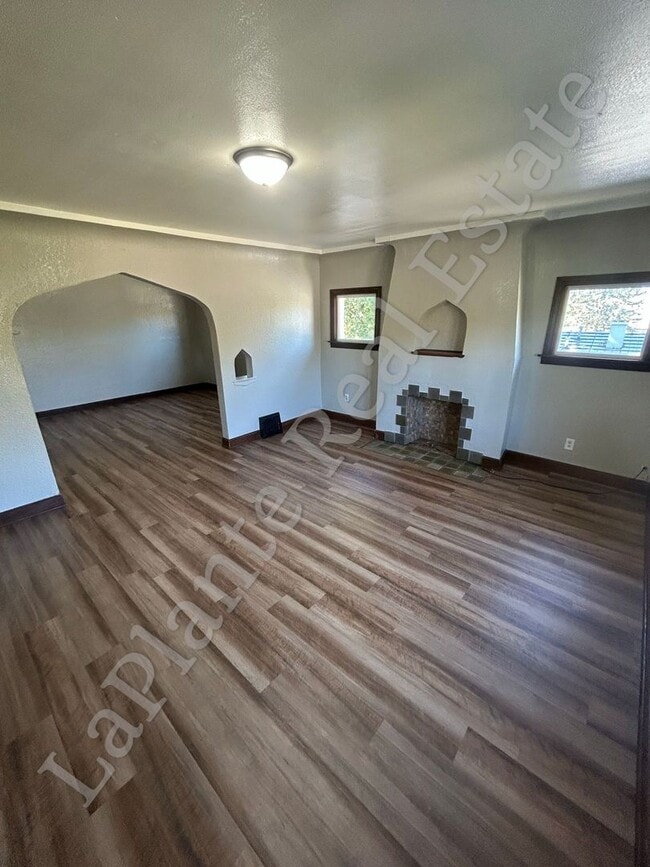 Photo - 2647 Greenway St Unit Upper