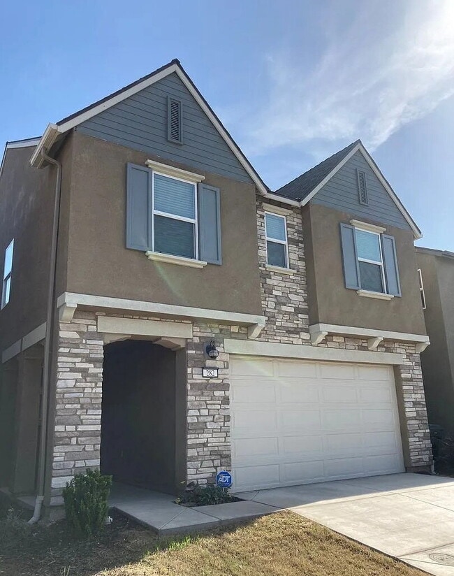 Photo - 282 Sullivan Dr