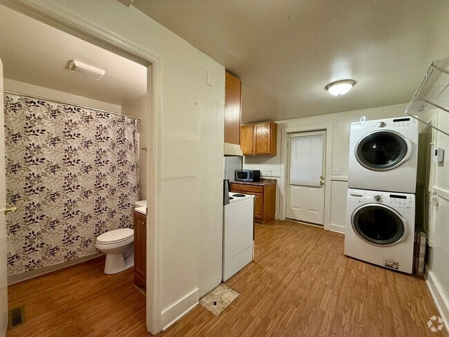 Building Photo - Your search ends here! Rent today!! Rental