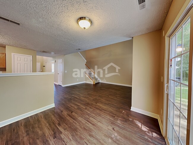 Photo - 8028 Meadowview Ln