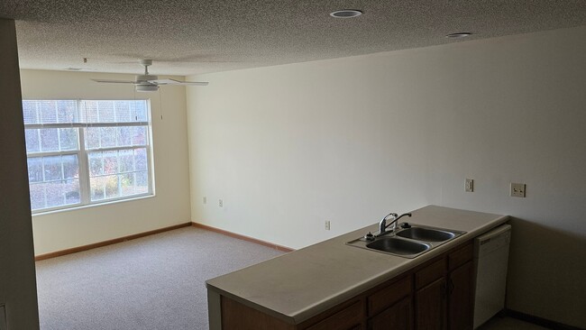 Photo - 571 MacCorkle Ave SW Unit 116