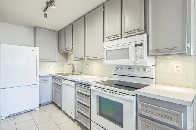 Building Photo - Palm Springs Villas II - Remodeled Upstair... Unit L216 Rental