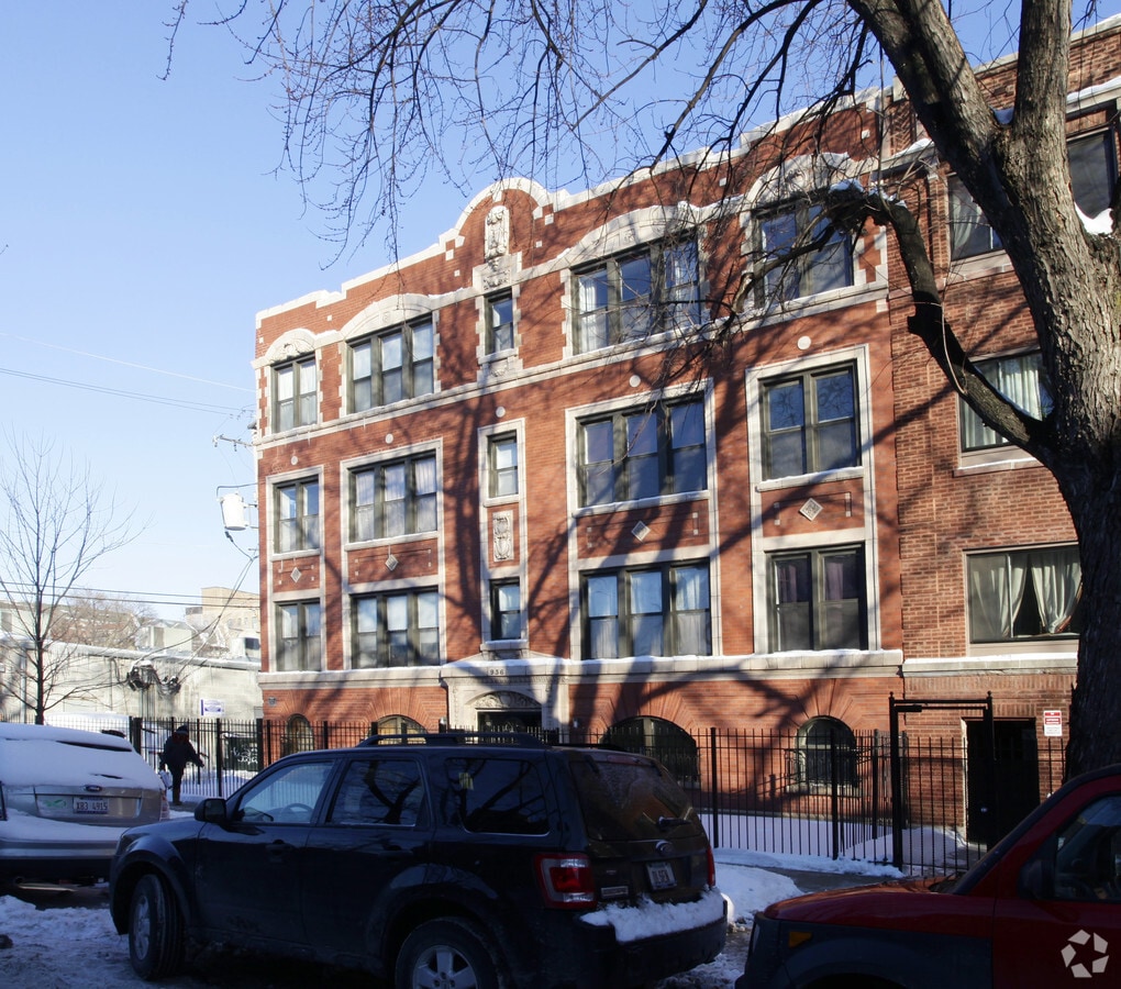 Photo - Great apartments in the heart of Uptown, one block from the red line