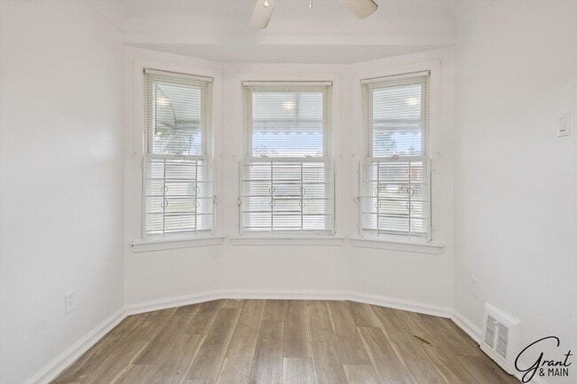 Photo - 3 bedroom $1150