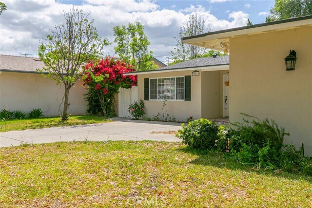 Photo - 22504 Hartland St Casa