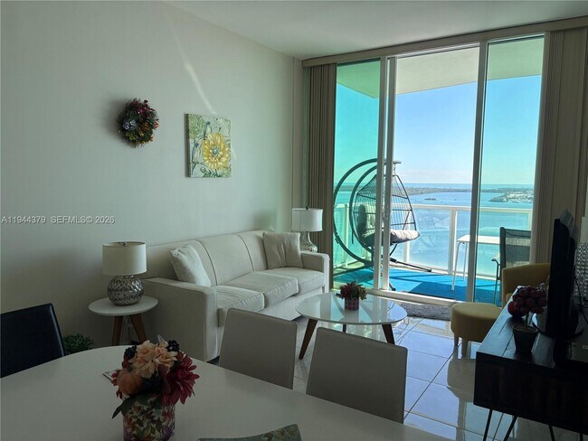 Photo - 218 SE 14th St Unidad TS307