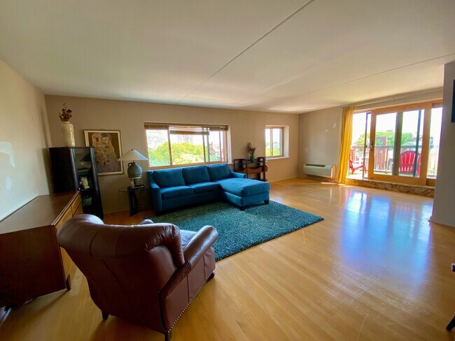 Photo - 530 S 2nd St Unit 608 Abbotts Square