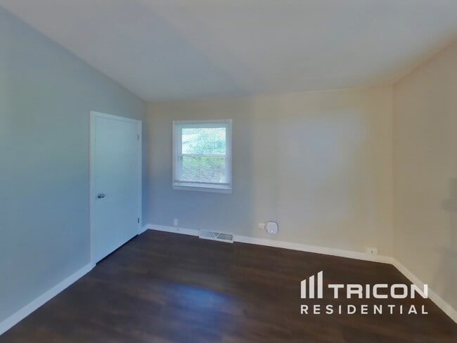 Photo - 30477 N Oak Grove Ave