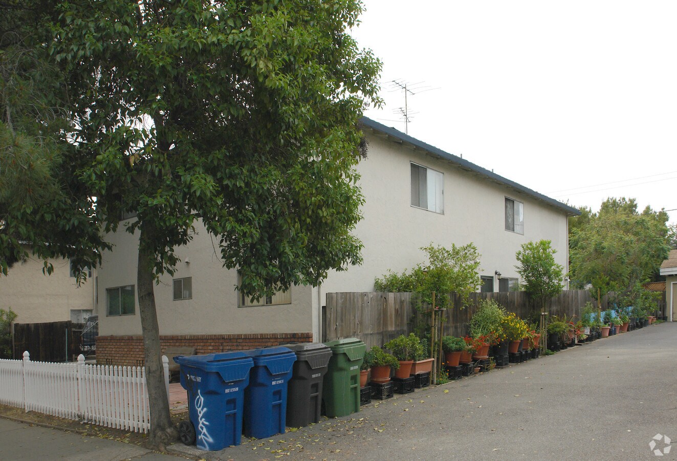 Photo - 1098 W Hamilton Ave