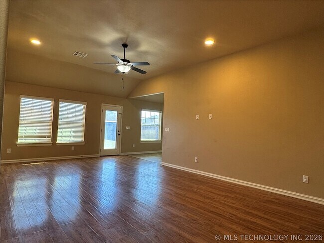 Photo - 1038 E 146 Ct S