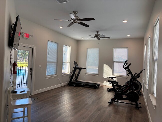 Photo - 504 Nursery Rd Unit 1209