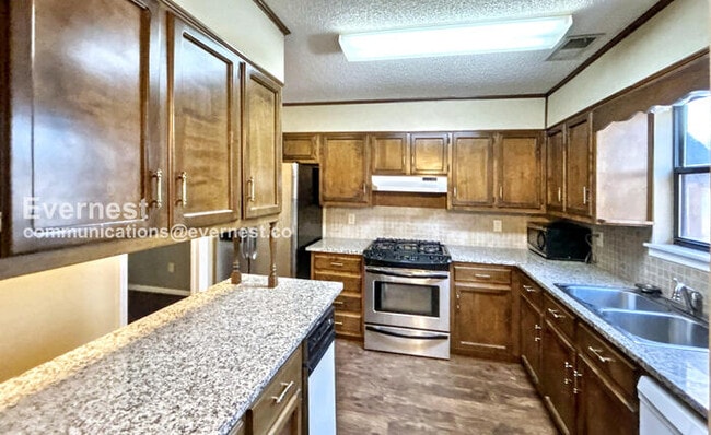 Photo - 493 Cedar Crest Dr