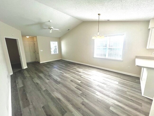 Photo - 105 White Ash Ln