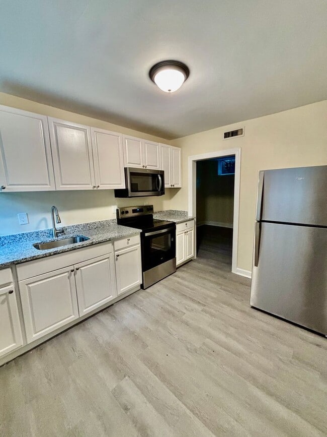 Photo - Live at the Color Wheel - Walk to UNC!