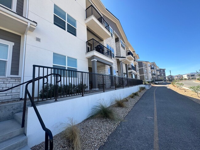 Photo - 3 Bed Condo In Desert Color!