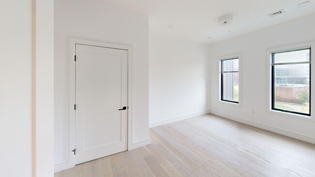 Photo - Luxurious Allston 2bd/2ba with washer/dryer in Unit!