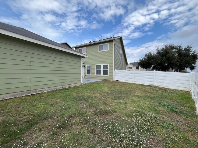 Photo - 20702 Settlers Lake Cir N