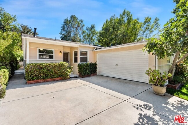 Photo - 22616 Berdon St