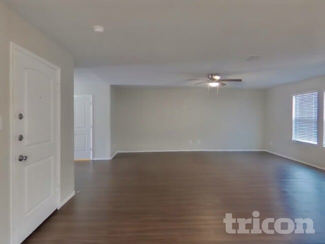 Photo - 5632 McClelland St