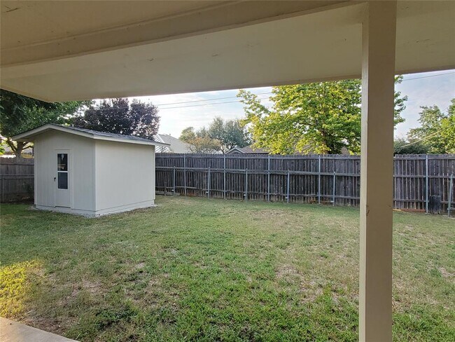 Photo - 1806 Maplelawn St