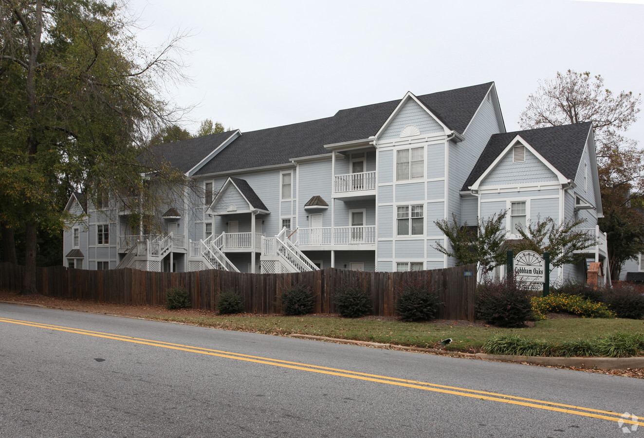 Cobbham Oaks Apartments - Cobbham Oaks Apartments