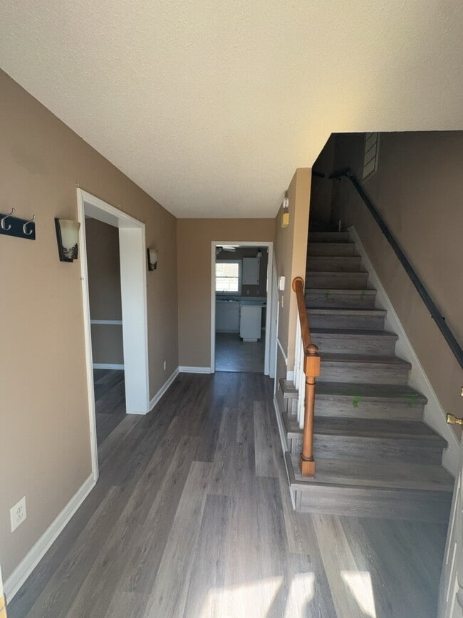 Photo - 105 Palamino Ct