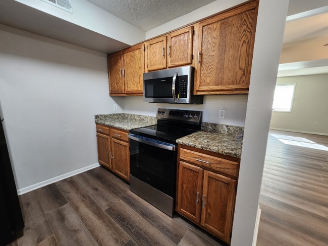 Photo - 12730 Woodside Ln