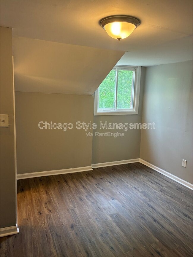 Photo - 9713 S Oglesby Ave