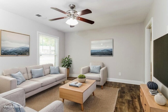 323 Huntsmoor Dr
