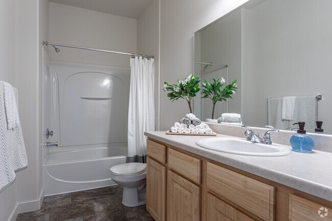 2BR, 2BA - 1,066SF