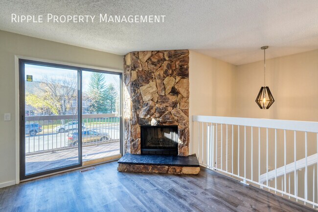 Photo - COZY 5 BEDS/ 2.5 BATHS DUPLEX IN THE COMMUNITY OF DEER RIDGE