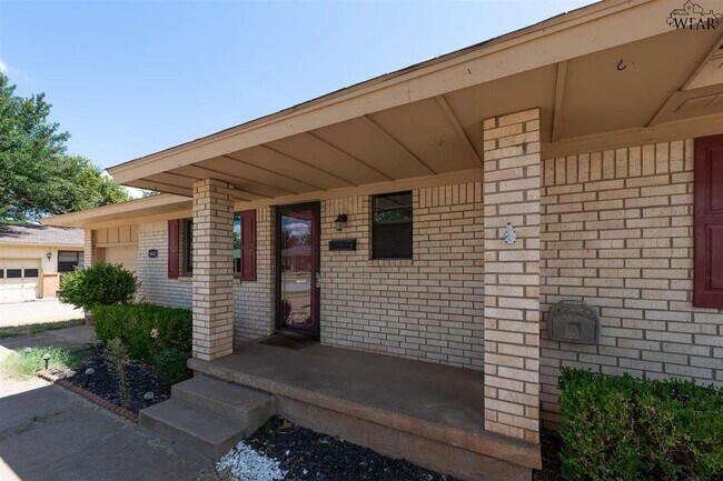 Photo - 4661 Briarwood Dr