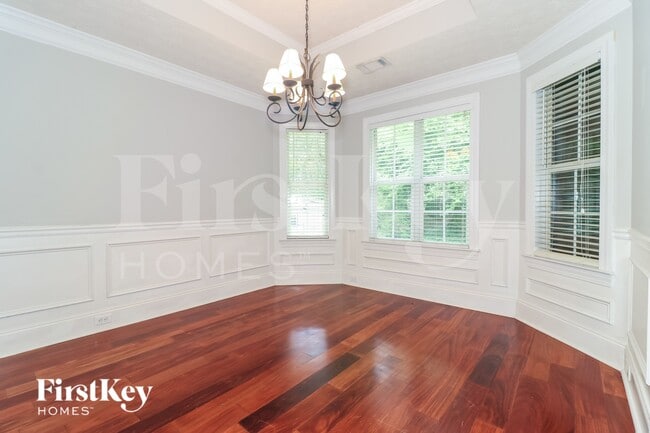 Photo - 1335 Enclave Way