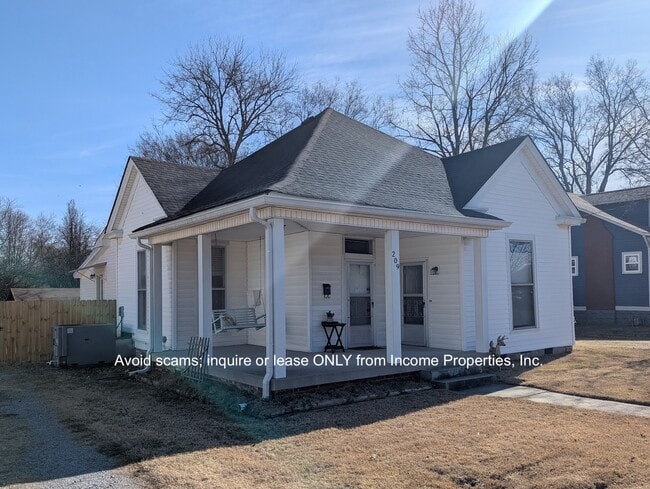 Photo - 209 S Greenwood St
