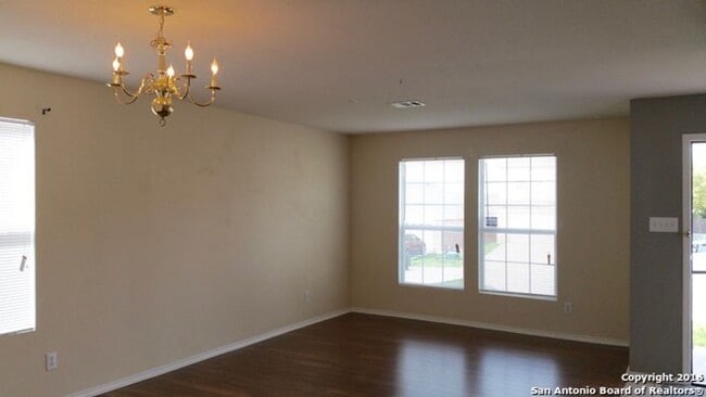 Photo - 3 Bedroom/2.5 Bath Bluffs of Lookout Canyon Subdivision