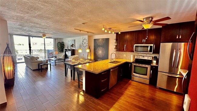 Building Photo - 3703 NE 166th St Unit 503