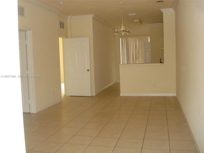 Building Photo - 5 SW 14th Terrace